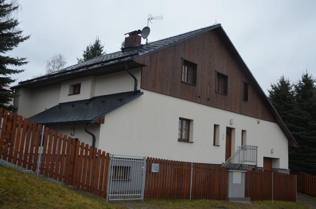 Haus Tolstejn Appartement Jiřetín pod Jedlovou Buitenkant foto